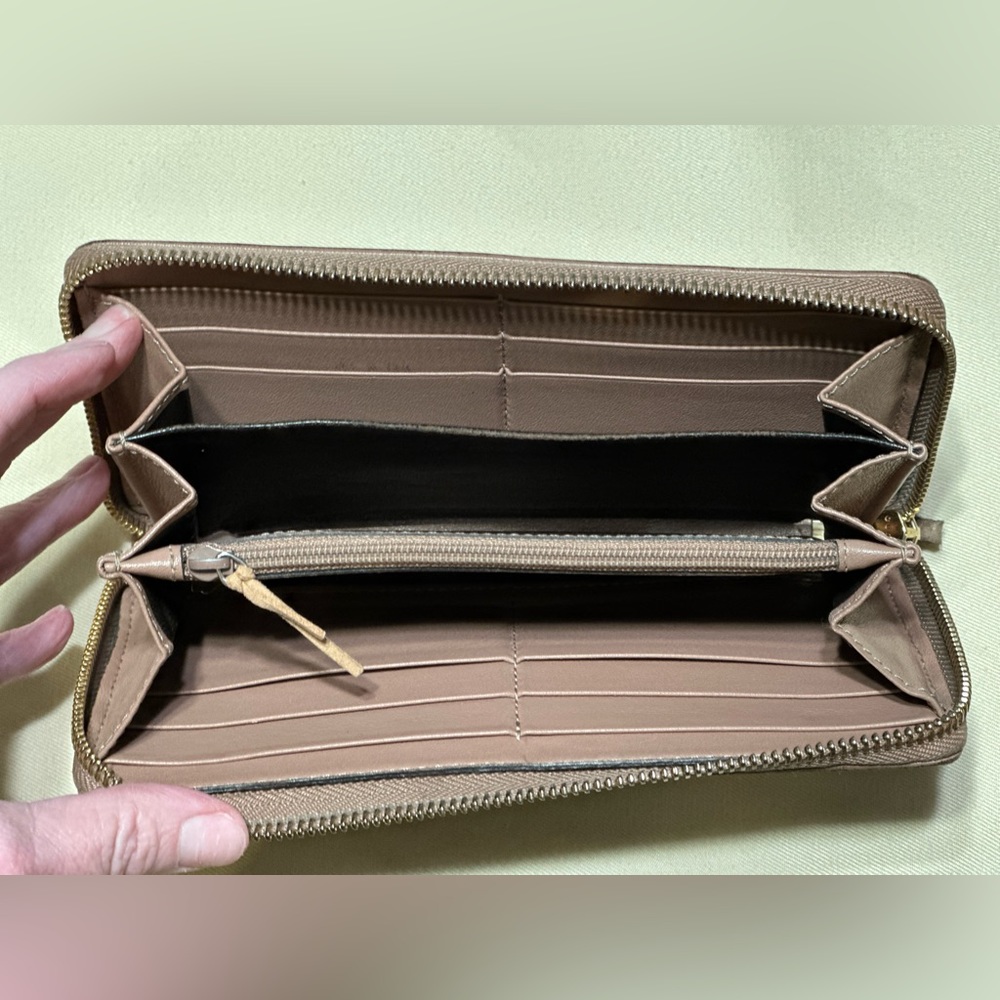 Gucci Wallet - Picture 6 of 14